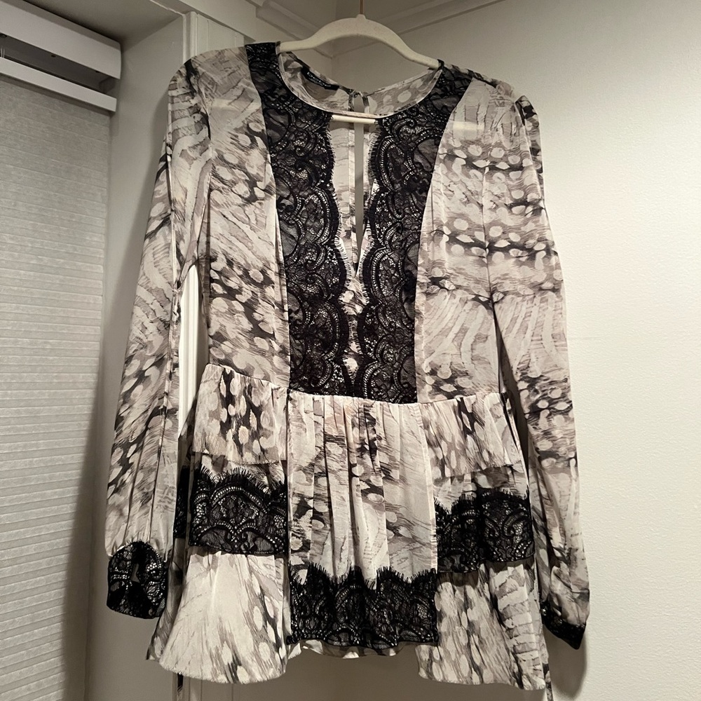 BEBE blouse